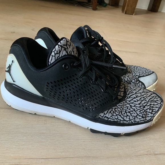 jordan trainer st g golf shoes